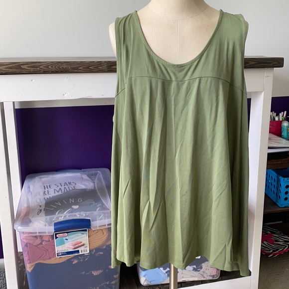 Green Tank Top - Picture 1 of 4